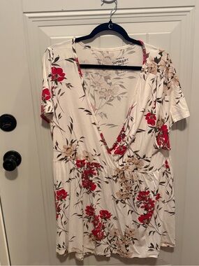 torrid Ivory Floral Wrap Top with Red & Tan Accents